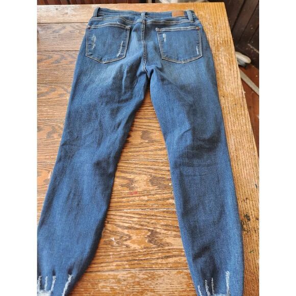 NWT Judy Blue Mid-Rise Raw Hem Destroyed Skinny Jeans sz 11/30 - Picture 5 of 5